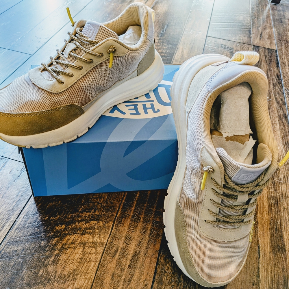 Stylish Beige Sneakers with Yellow Accents